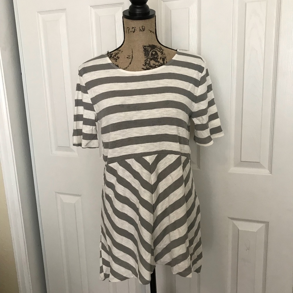 SOLD OUT!!! Contrasted Short Sleeve Striped Top